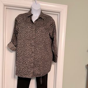 Chicos wrinkle resistant blouse. Animal print.